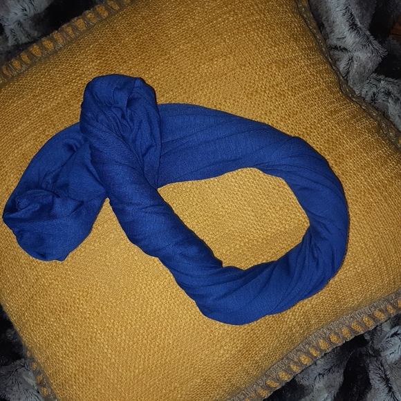 COBALT BLUE INFINITY SCARF c - Picture 3 of 7